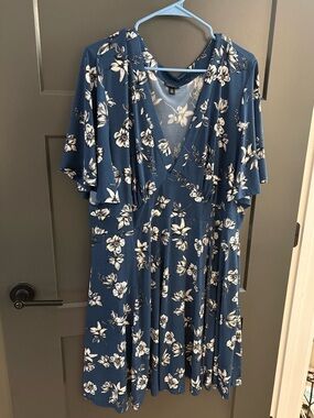 torrid Blue Floral V-Neck Midi Dress